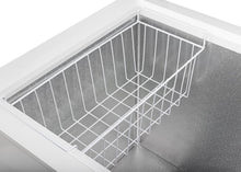 Load image into Gallery viewer, METRO Professional Congélateur bahut GHF2700S, acier, 188 x 73.5 x 94.5 cm, 700 L, 125 W, 3 paniers, éclairage LED, avec serrure, blanc/gris