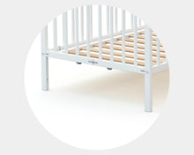 Load image into Gallery viewer, WEBABY - Lit bébé pliant 60x120cm Blanc | Bois massif | Dès la naissance |Confort de sommeil | Sommier à lattes | Compact | Transportable | Pliable |Gain de place | Lit de voyage