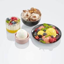 Load image into Gallery viewer, SEVERIN Sorbetière 2-en-1 Compacte 135 W, Sorbetière électrique et yaourtière d'une capacité 1,2 L, Machine à glace avec livre de recettes, noir, EZ 7407