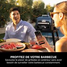 Load image into Gallery viewer, Ninja Woodfire Barbecue électrique et fumoir Pro XL avec thermomètre, barbecue et Air fryer d'extérieur 4-en-1 avec système Smart Cook et granulés Woodfire, portatif, gris/noir, OG850EU
