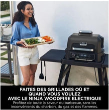 Load image into Gallery viewer, Ninja Woodfire Barbecue électrique et fumoir Pro XL avec thermomètre, barbecue et Air fryer d'extérieur 4-en-1 avec système Smart Cook et granulés Woodfire, portatif, gris/noir, OG850EU
