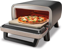 Load image into Gallery viewer, Ninja Woodfire Four à pizza extérieur électrique 8-en-1, rotissoire &amp; fumoir barbecue avec grille, plaque pro-heat, pierre à pizza, granulés de bois et pelle, 6 réglages, orange foncé OO101EU
